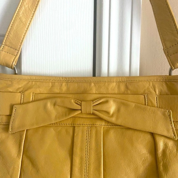 Genuine Leather Butter Yellow Bow Purse Shoulder Bag - Picture 3 of 6